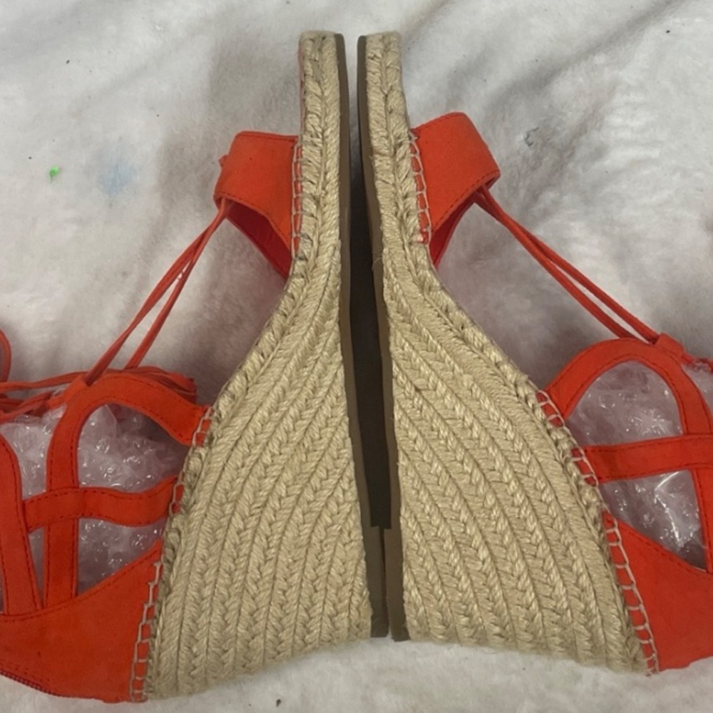 Vince Camaro Stylish Orange Wedge Sandals size 9M - Picture 9 of 10